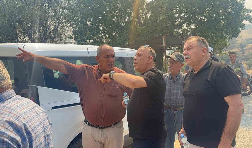 Bozdoğan Belediye Başkanı Özel, yangın bölgesinde çalışmaları yerinde takip ediyor