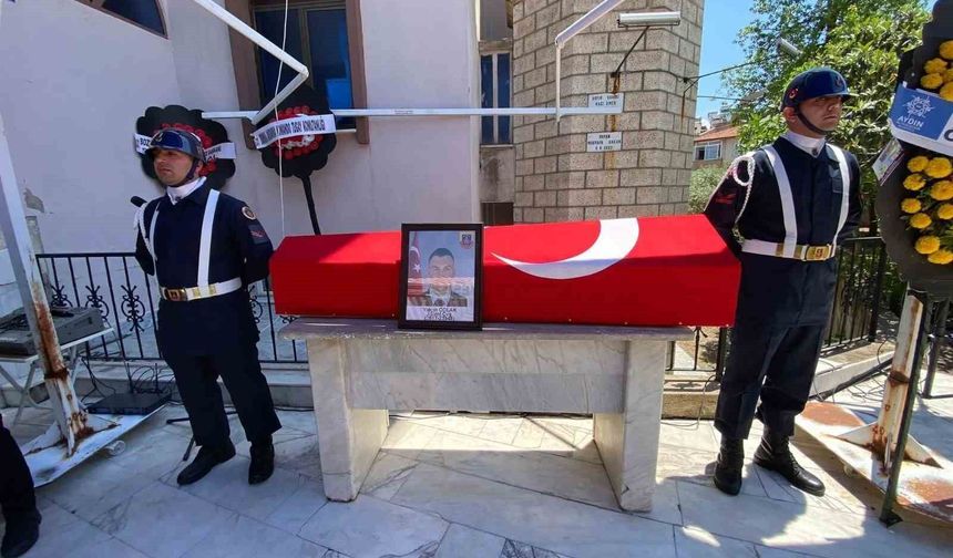 Kazada hayatını kaybeden uzman çavuş, al bayraklı tabutla son yolculuğuna uğurlandı
