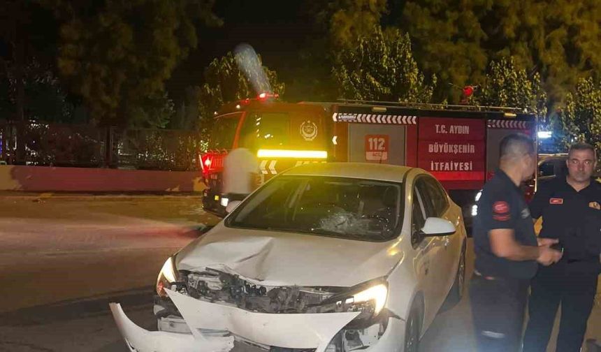 Otomobil ile motosiklet kafa kafaya çarpıştı