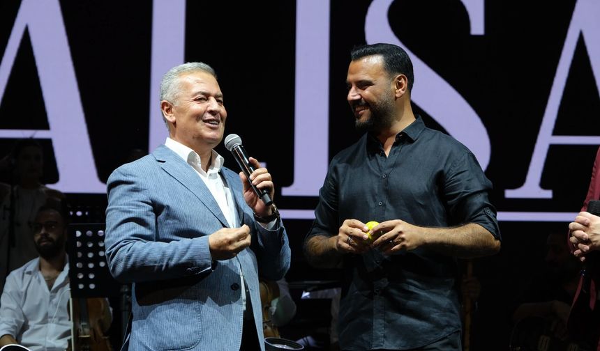 Buharkentliler Alişan’ı ‘fahri hemşehri’ ilan etti