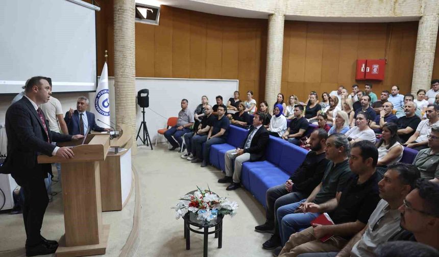 ADÜ'de yabancı öğrenci kayıtları öncesi bilgilendirme toplantısı