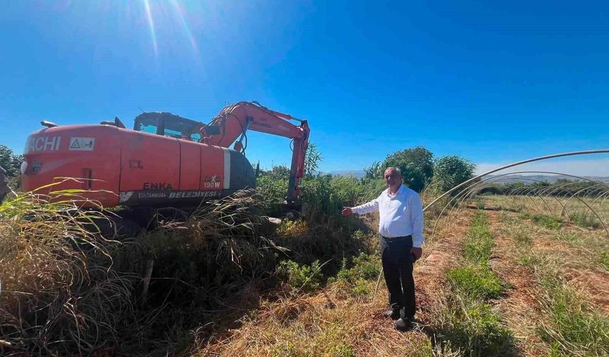 Sultanhisar'da ova yollarında bakım ve onarım çalışmaları sürüyor