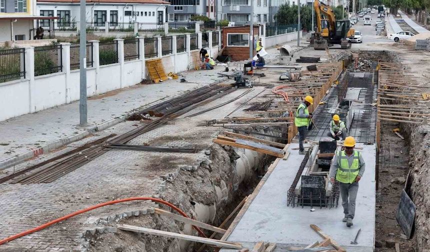 Aydın Büyükşehir'in Söke'de altyapı çalışmaları sürüyor