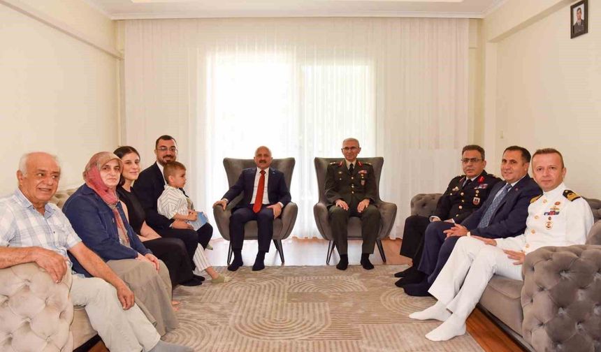Aydın Valisi Varol, gazi Çakır ve ailesiyle bir araya geldi