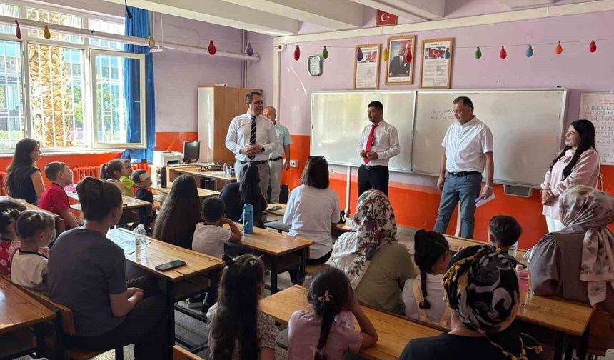 AYSO'dan ihtiyaç sahibi öğrencilere 500 okul çantası desteği
