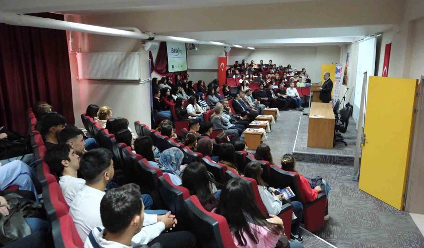 Buharkent'te gençlere proje yazma ve Avrupa fırsatları anlatıldı
