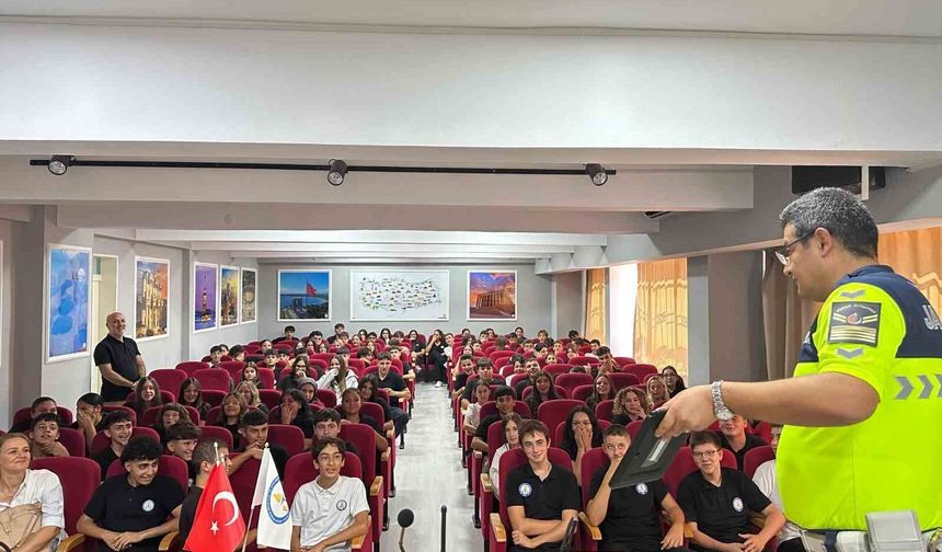 Kuşadası'nda öğrencilere Trafik ve Motosiklet Güvenliği semineri