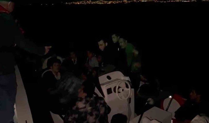 Mobil radar tespit etti, düzensiz göçmenler yakalandı