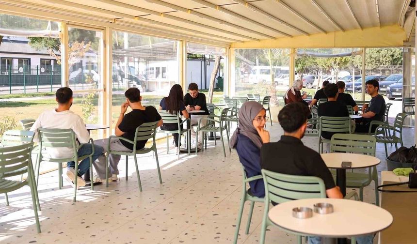 Üniversiteli gençlerden Yurt Kafe'ye yoğun ilgi