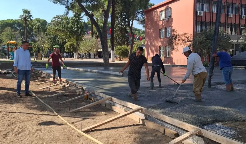 Yenipazar'da spor alanı ve cadde çalışmaları sürüyor
