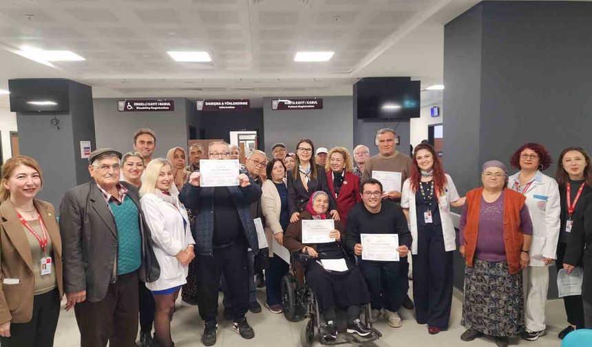 Aydın'da 18 diyabet hastası eğitimlerini tamamlayıp sertifika aldı