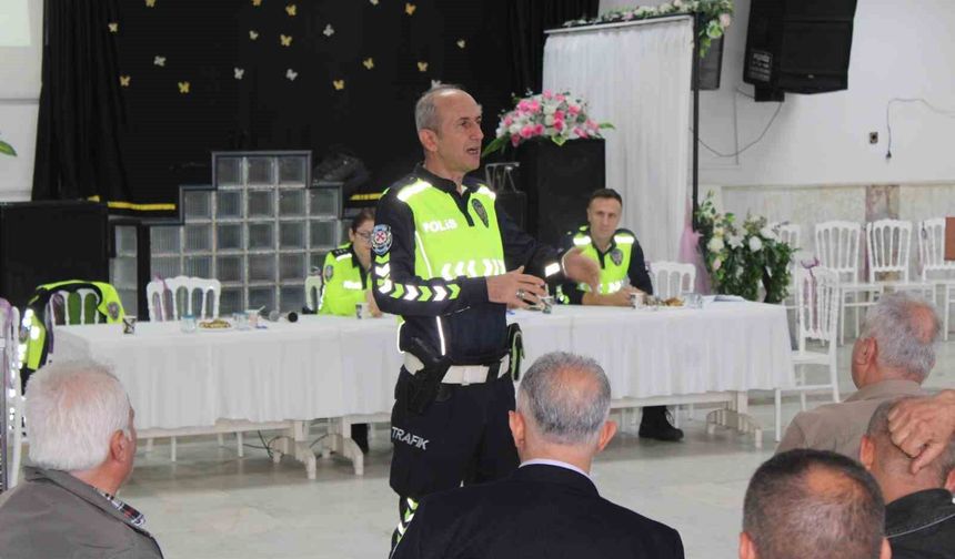 Aydın'da servis şoförleri ve rehber personellere trafik eğitimi