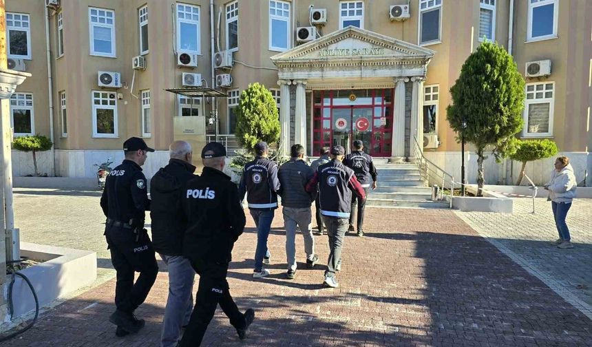 Didim'de 25 düzensiz göçmen yakalandı, 3 organizatör tutuklandı