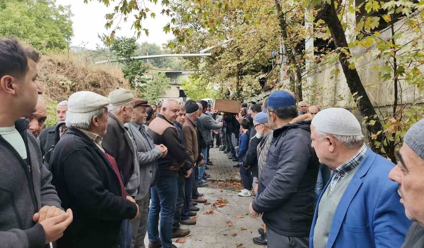 Kalp krizi geçiren 11 yaşındaki Hamza, son yolculuğuna uğurlandı