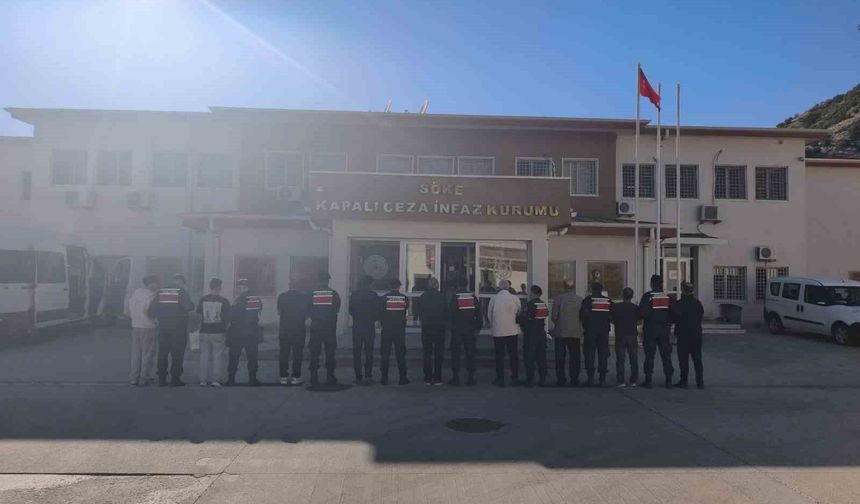 Kuşadası'nda 11 firari hükümlü yakalandı