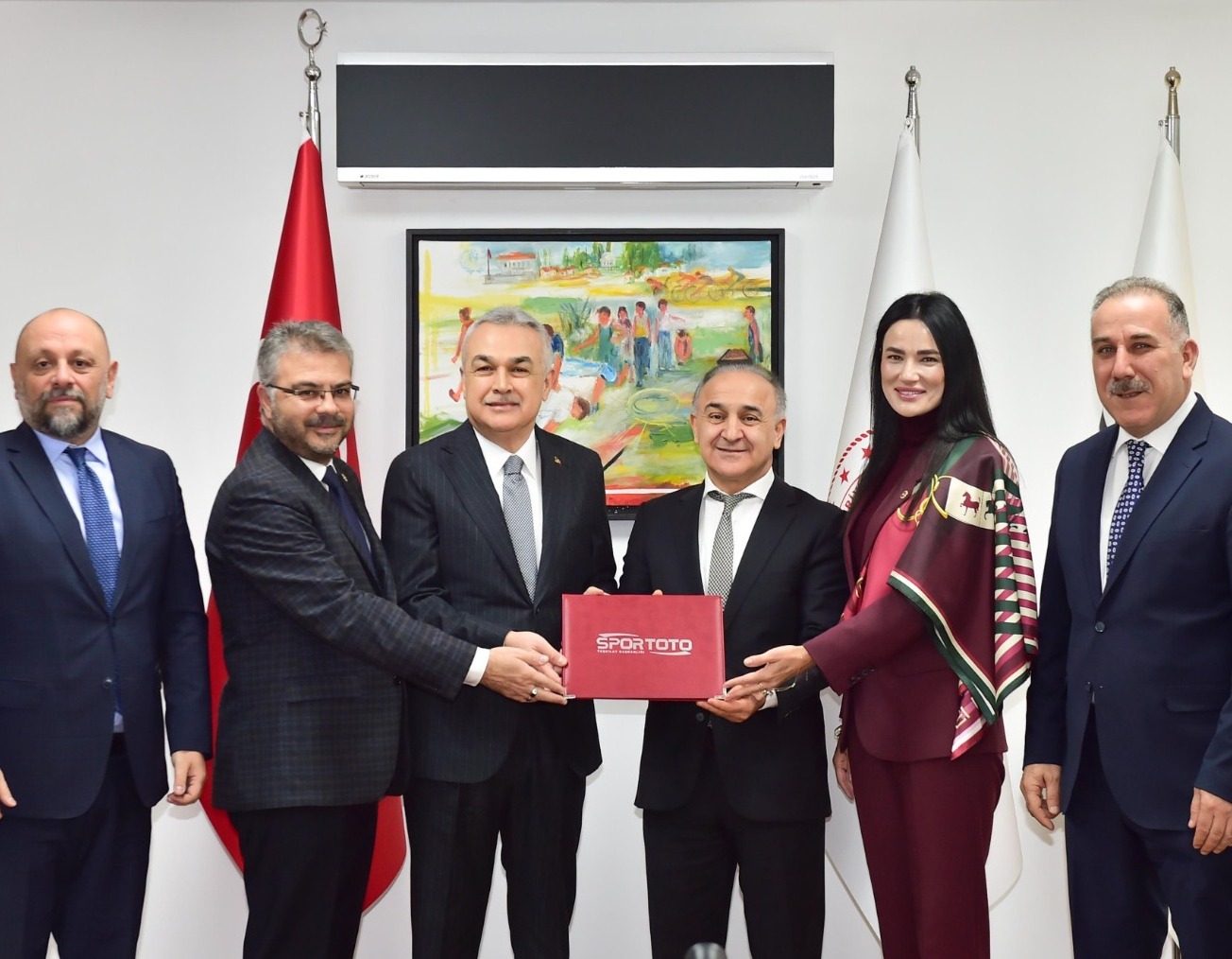 588746376 18432107143109178 2480968588206976965 N