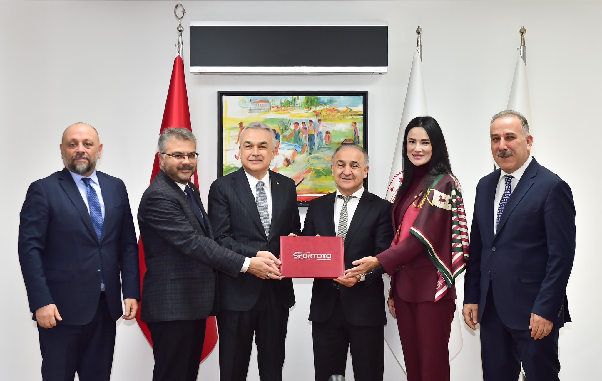 593782004 10163664194763104 676884546915531746 N