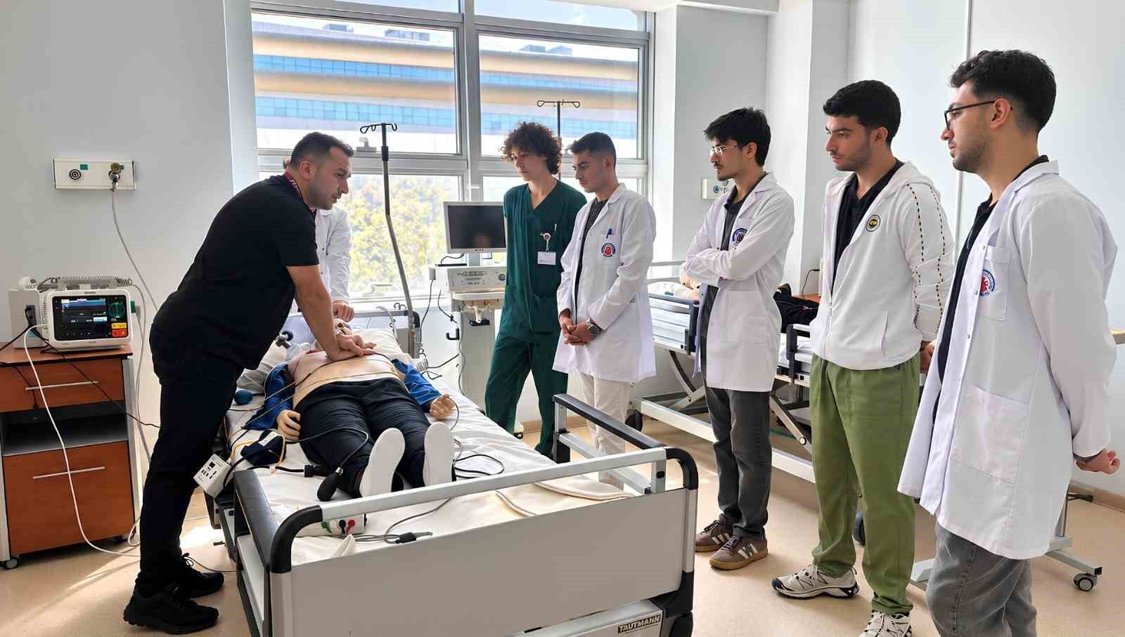 ADÜ'de Simülasyon Temelli Acil Müdahale Eğitimi gerçekleştirildi