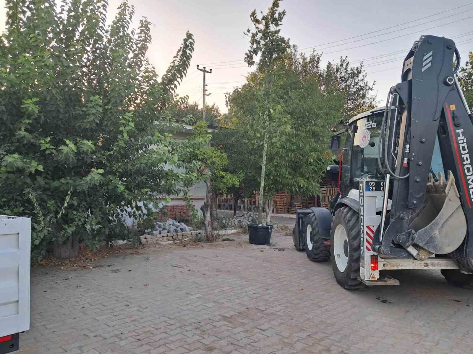 Büyükşehir Belediyesi'nden Sultanhisar'a yeşil alan desteği