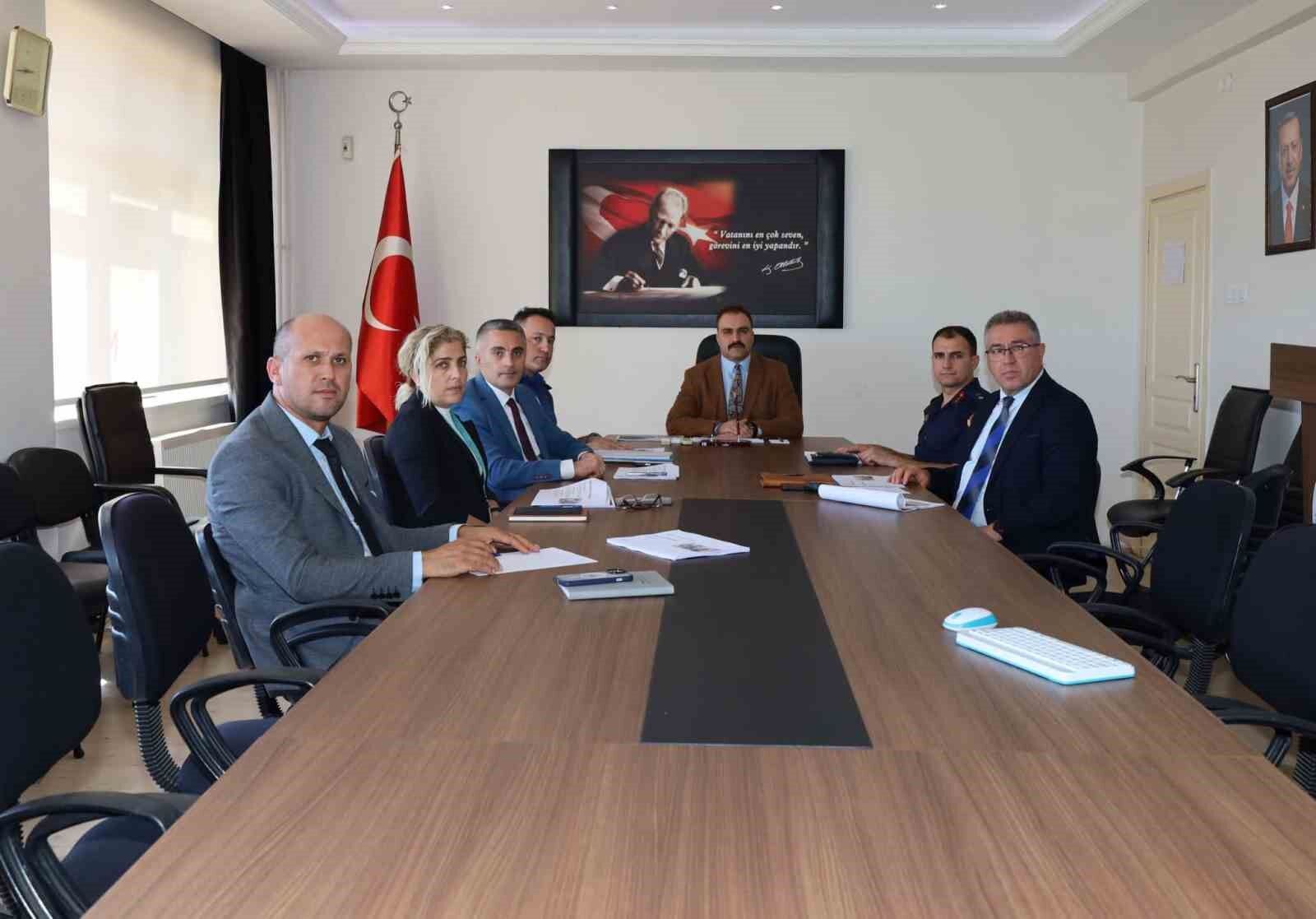 Karacasu'da okul güvenliği toplantısı gerçekleştirildi