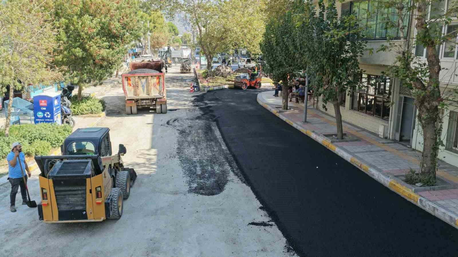 Aydın Büyükşehir'in Söke'de çalışmaları sürüyor