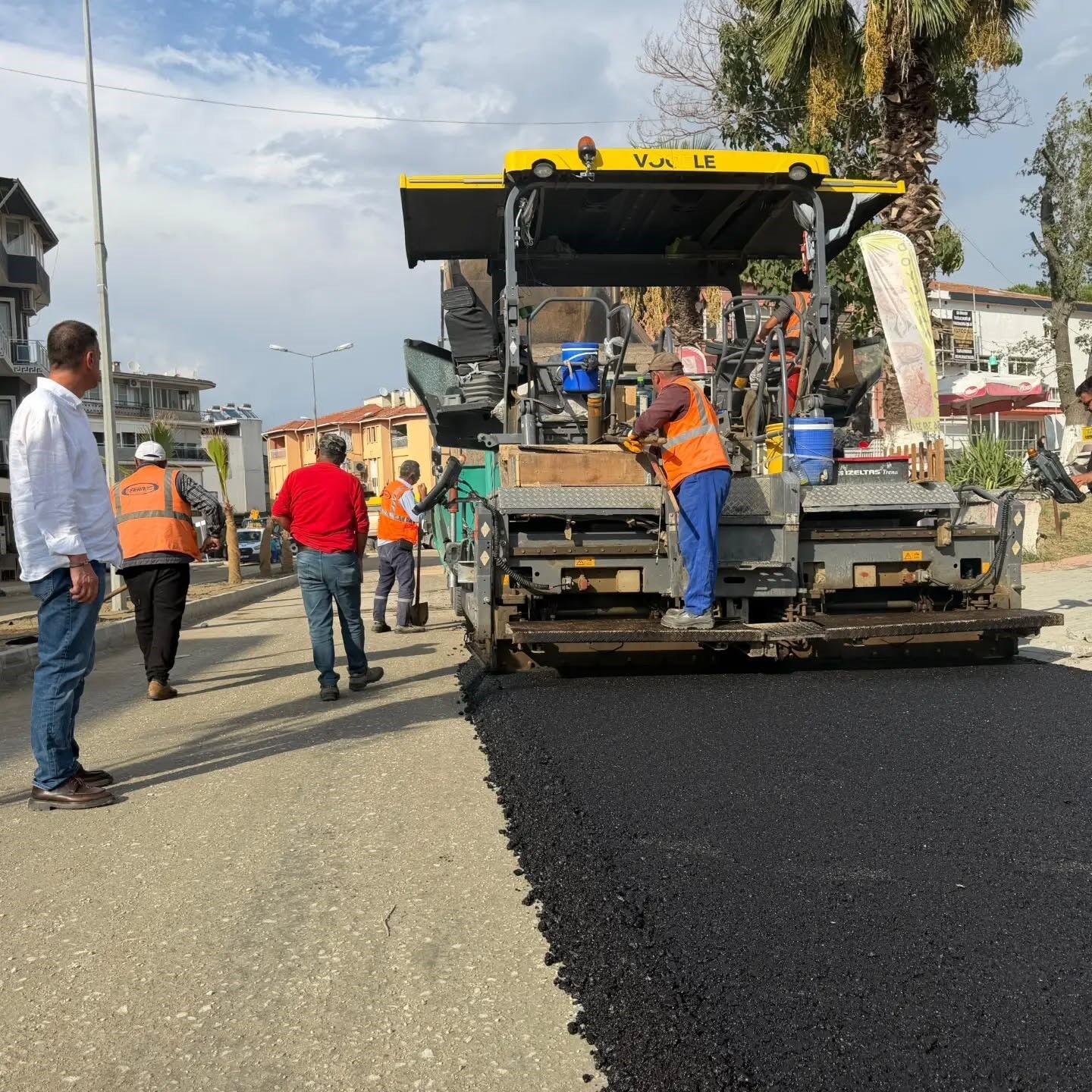 Yenipazar'da Büyük Menderes Caddesi'ne sıcak asfalt serimi başladı